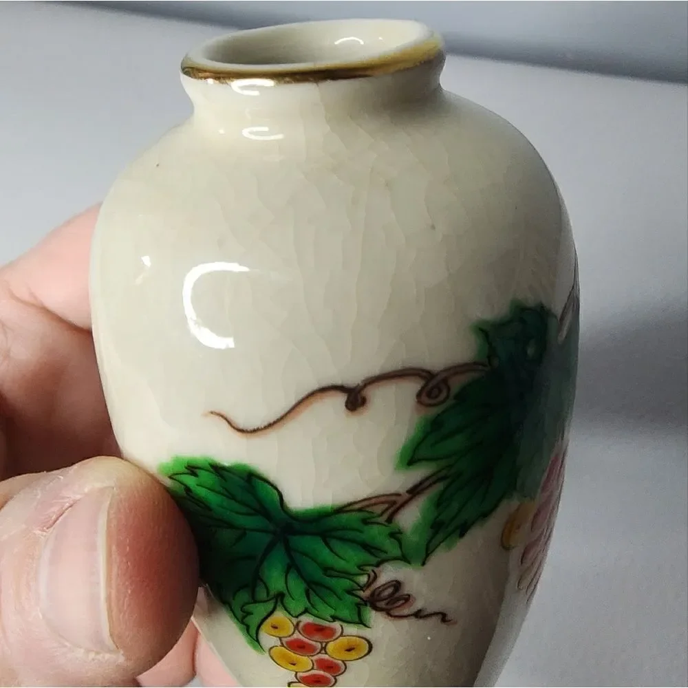 Small Bud Vase Grape Vine Gold Trim Homco Japan 4